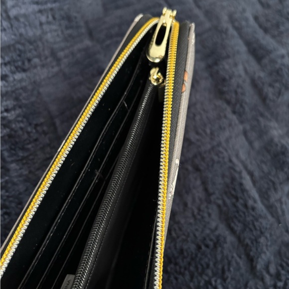 Gray Dog Pattern Wallet - Picture 3 of 3